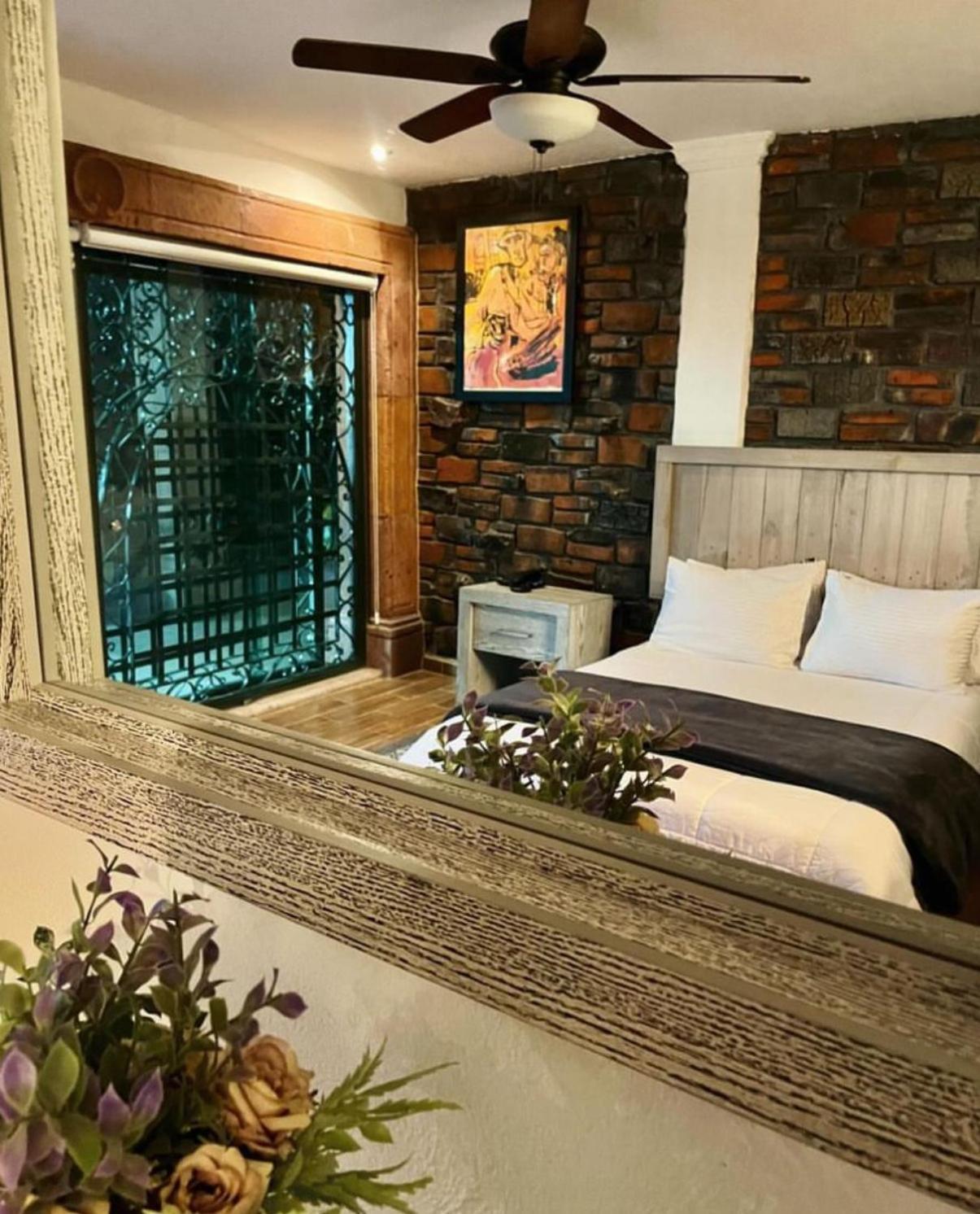 Casa Carmona 33 Hotel Querétaro Buitenkant foto